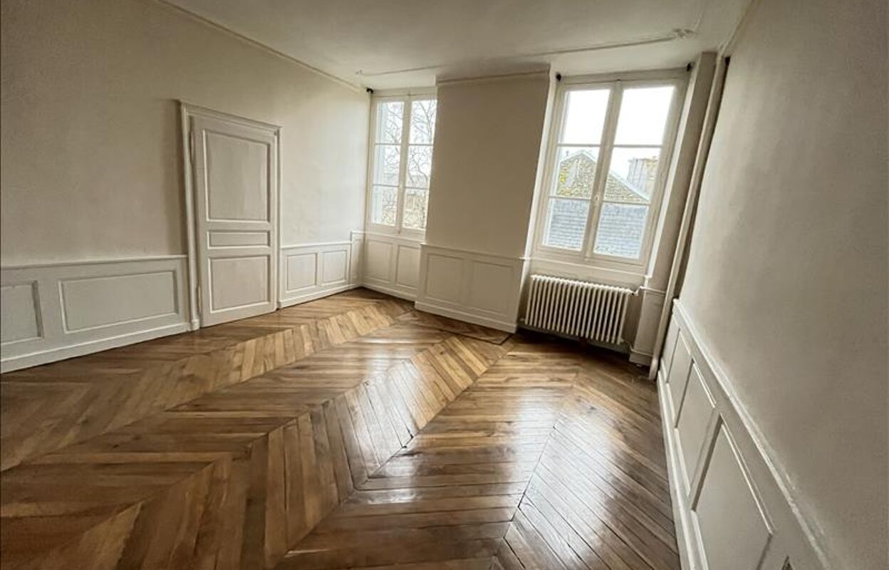 maison 6 pièces 214 m2 à vendre à Issoudun (36100)