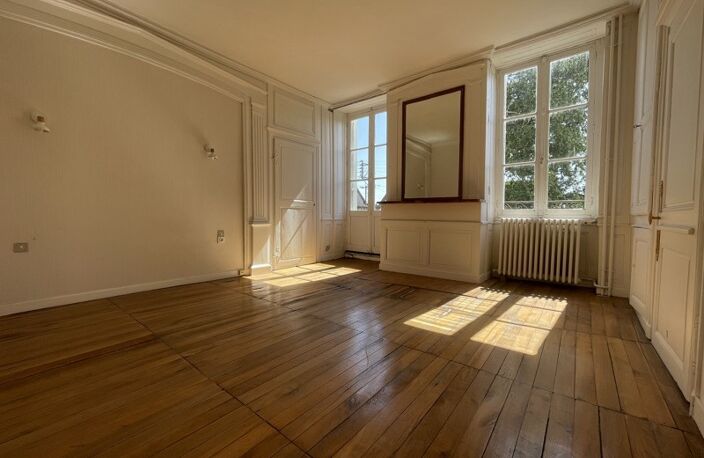 Hôtel Particulier de 6 pièces principales — photo 3