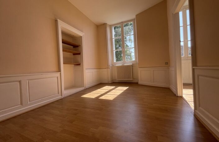 Hôtel Particulier de 6 pièces principales — photo 4