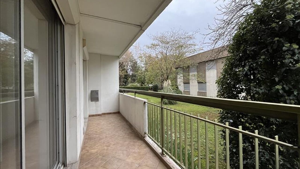 appartement 2 pièces 51 m2 à vendre à Bron (69500)