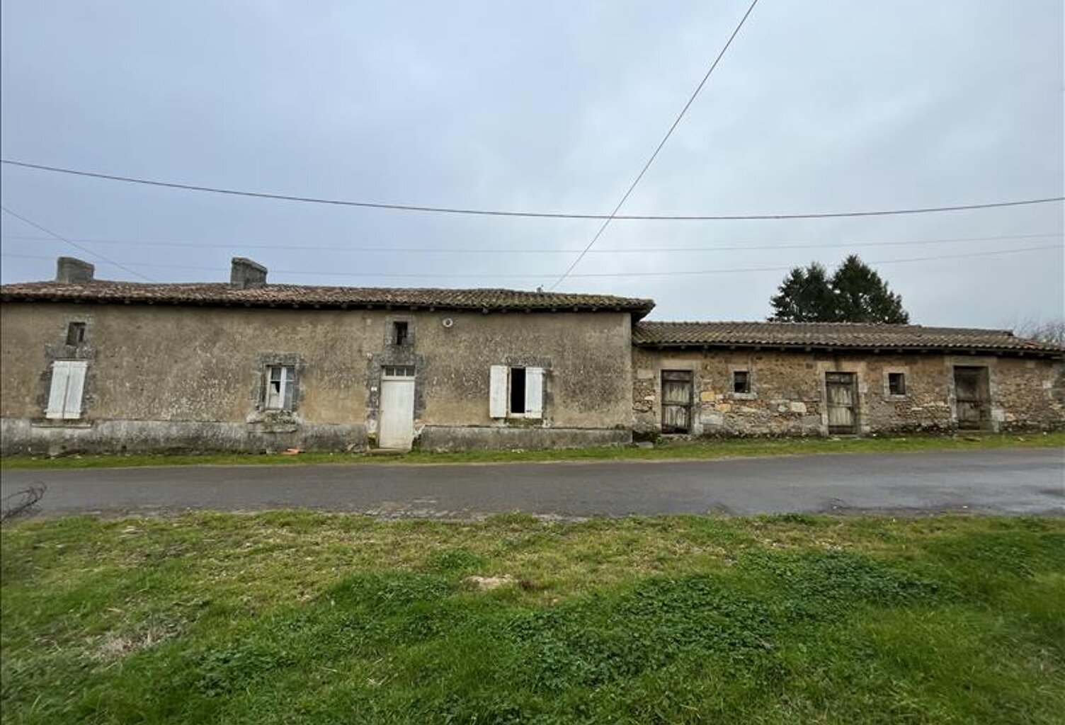 Maison en pierre de 4 pièces principales — photo 1