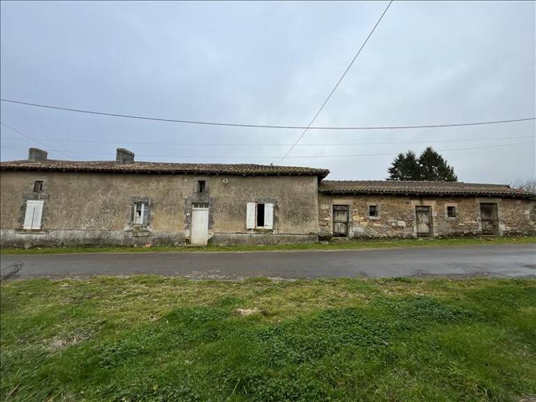 Maison en pierre de 4 pièces principales — photo 1