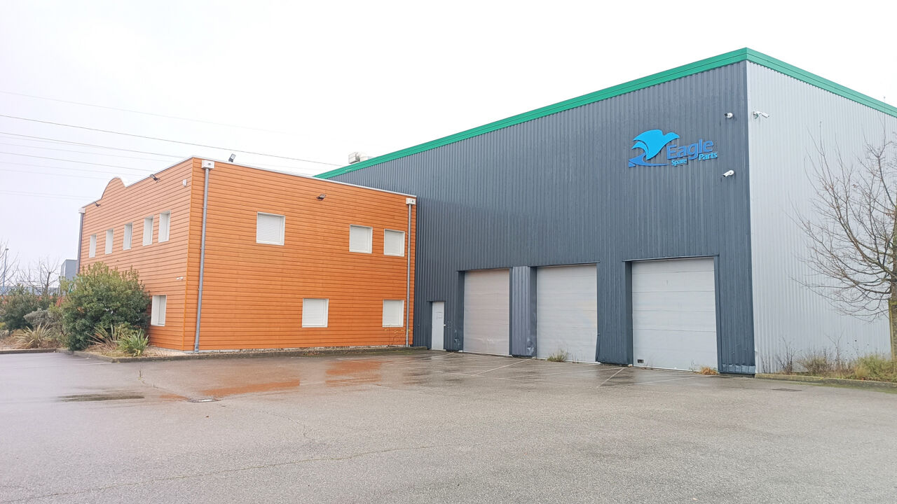 commerce  pièces 3270 m2 à vendre à Châteauneuf-sur-Isère (26300)