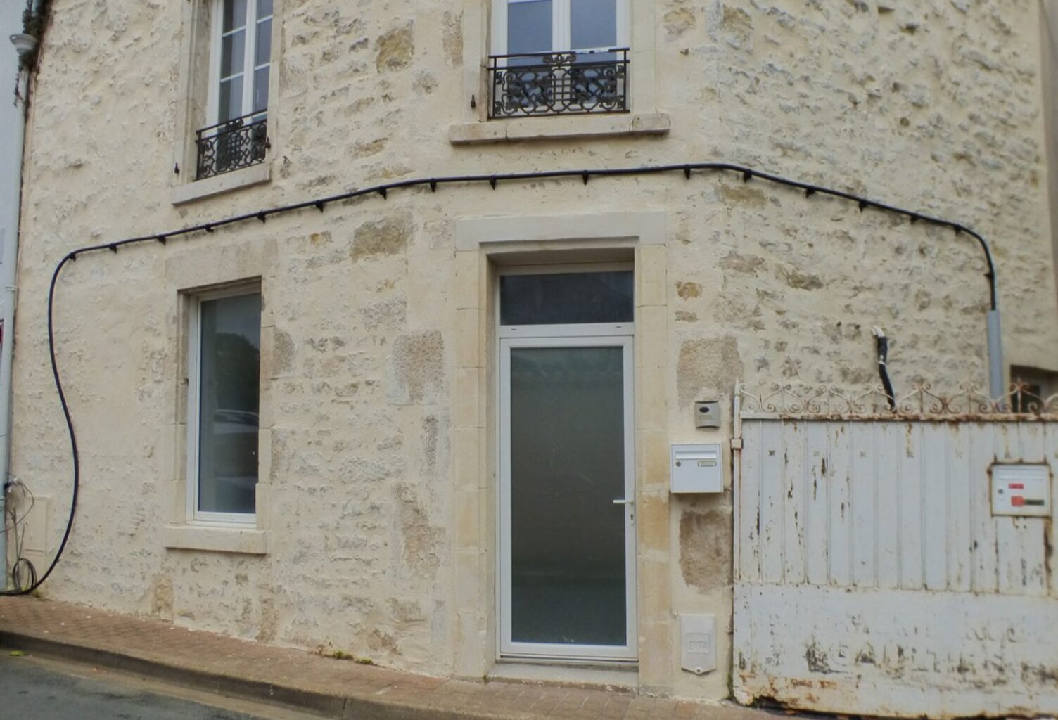 Immobilier Professionnel à louer Chantonnay — photo 1