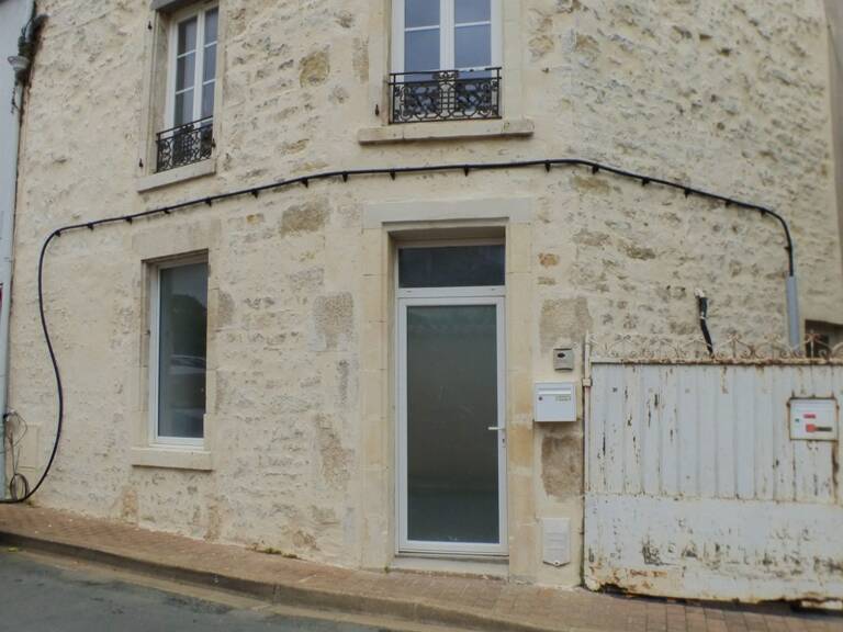 Immobilier Professionnel à louer Chantonnay — photo 1
