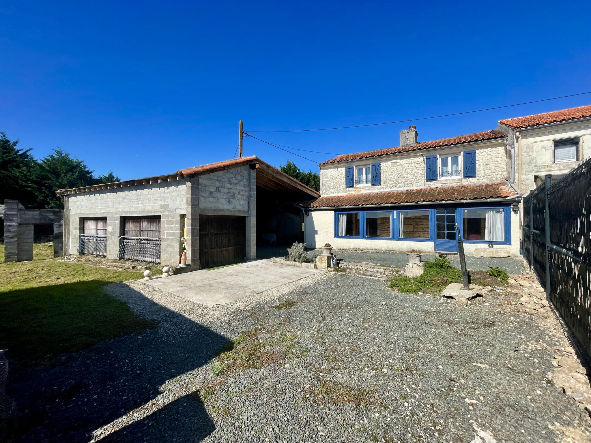 Villa / Maison 6 pièces  à vendre Saint-Savinien 17350