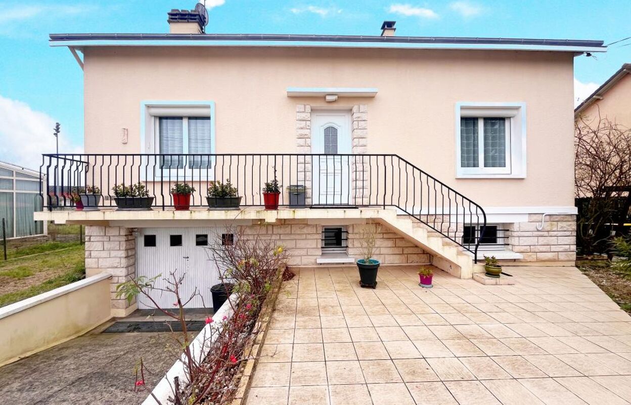 maison 5 pièces 101 m2 à vendre à Dangé-Saint-Romain (86220)