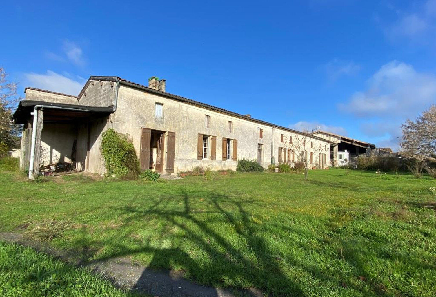 SAUGON MAISON 230 m2 TERRAIN 3 300 M2 — photo 1