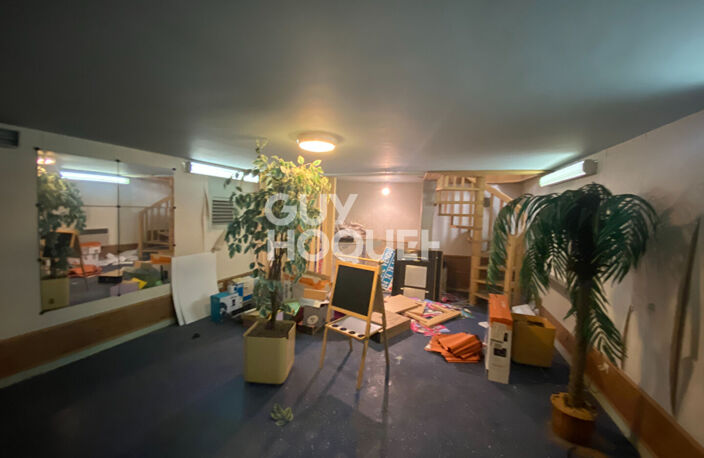 A Vendre - Local Commercial  70m² - VIENNE CENTRE VILLE / Pro... — photo 2