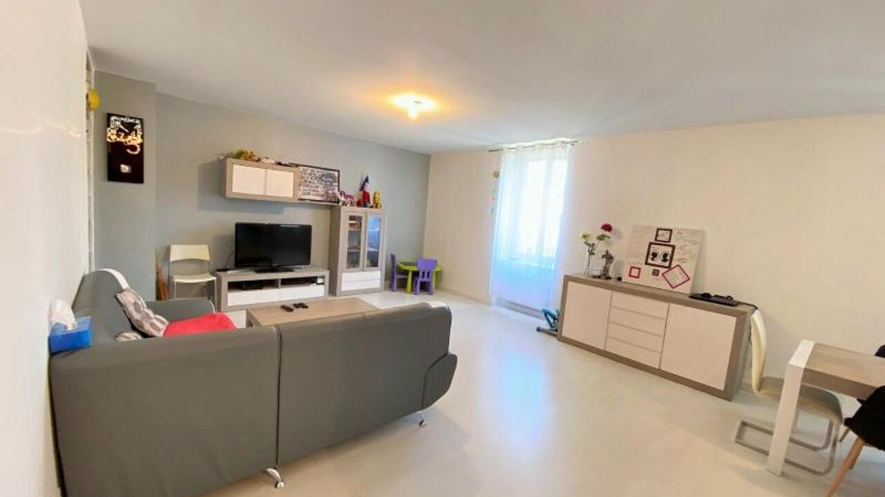 appartement 3 pièces 111 m2 à louer à Amplepuis (69550)