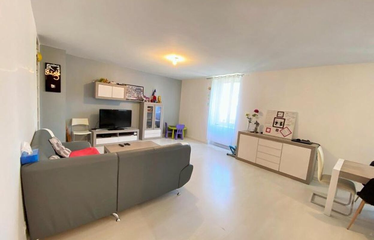 appartement 3 pièces 111 m2 à louer à Amplepuis (69550)