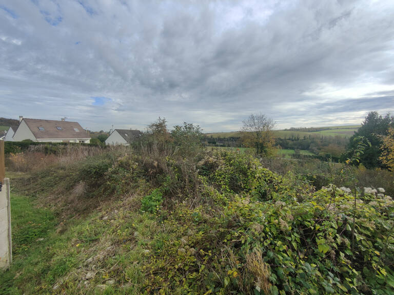 MAGNIFIQUE TERRAIN A BÂTIR DE 3240 M2 AVEC VUE SUR UNE VALLE — photo 1