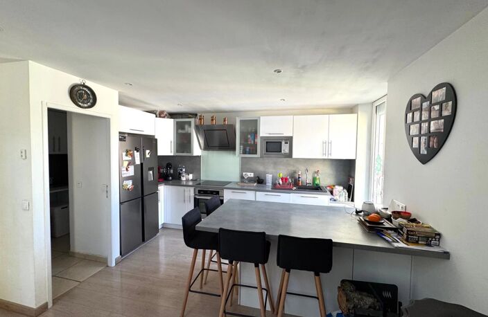 APPARTEMENT T4 CENTRE VILLE VIDAUBAN — photo 3