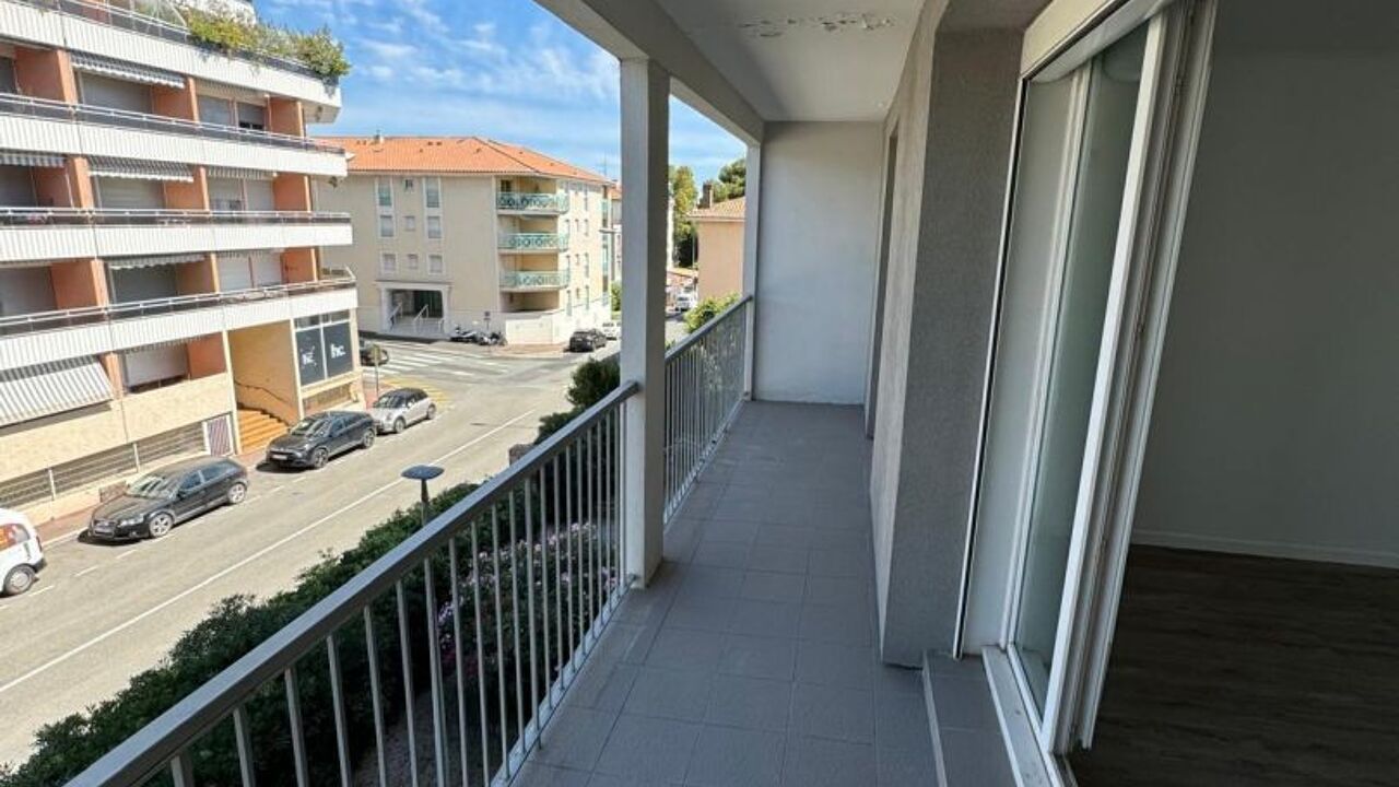 appartement 4 pièces 74 m2 à louer à Saint-Raphaël (83530)