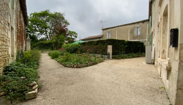 Villa / Maison 7 pièces  à vendre Jonzac 17500
