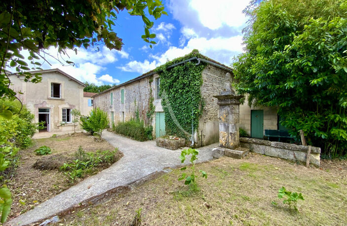 Maison avec dépendances proche de Jonzac — photo 3