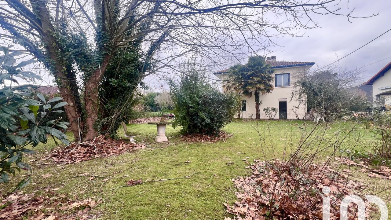 maison 6 pièces 208 m2 à vendre à Vic-en-Bigorre (65500)