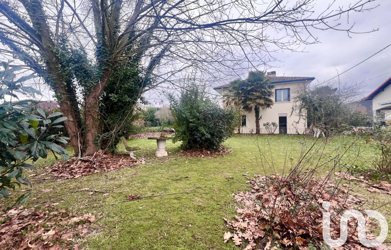 maison 6 pièces 208 m2 à vendre à Vic-en-Bigorre (65500)