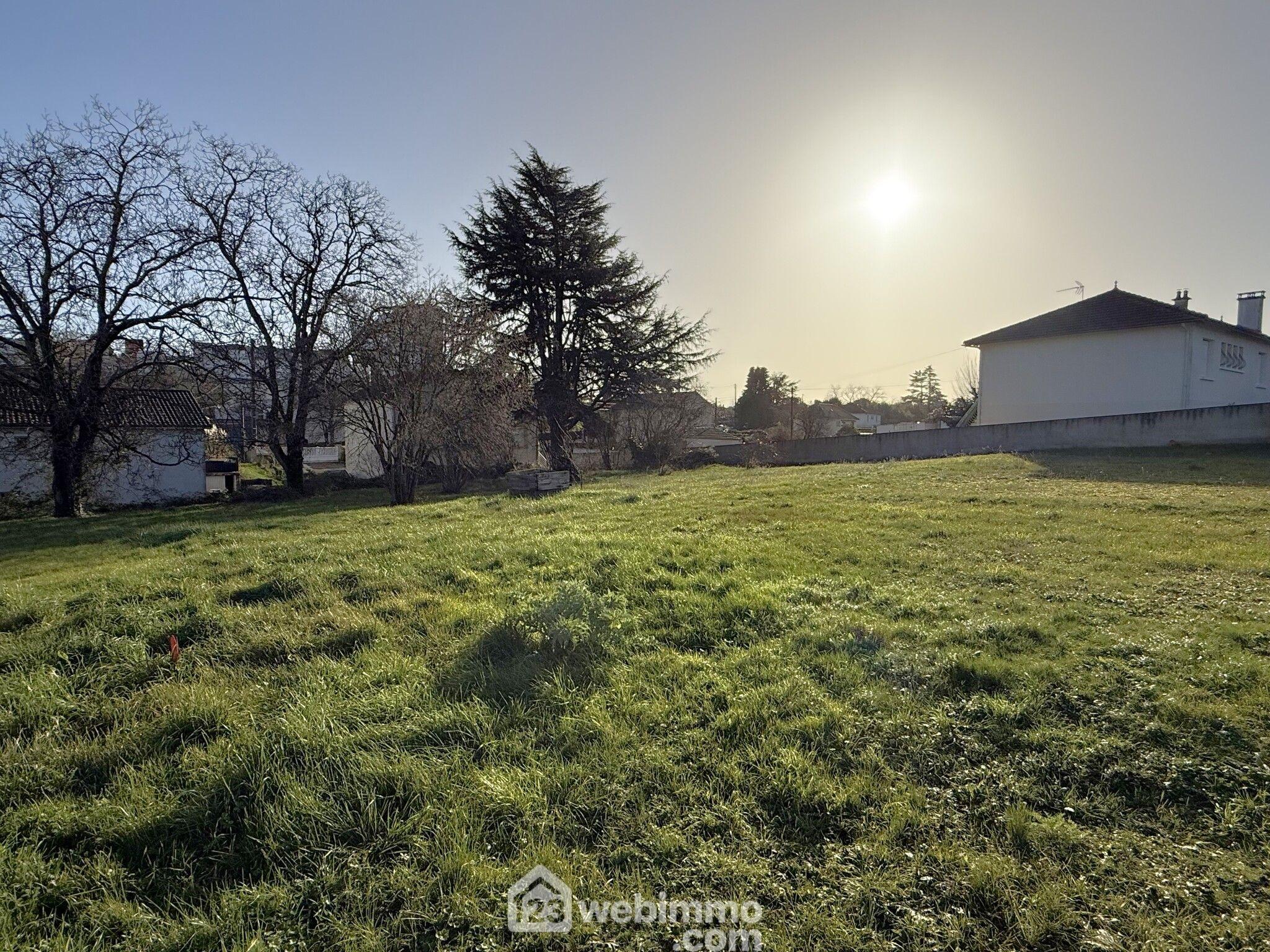 Photo Terrain constructible - 2944m² - Poitiers image 4/4