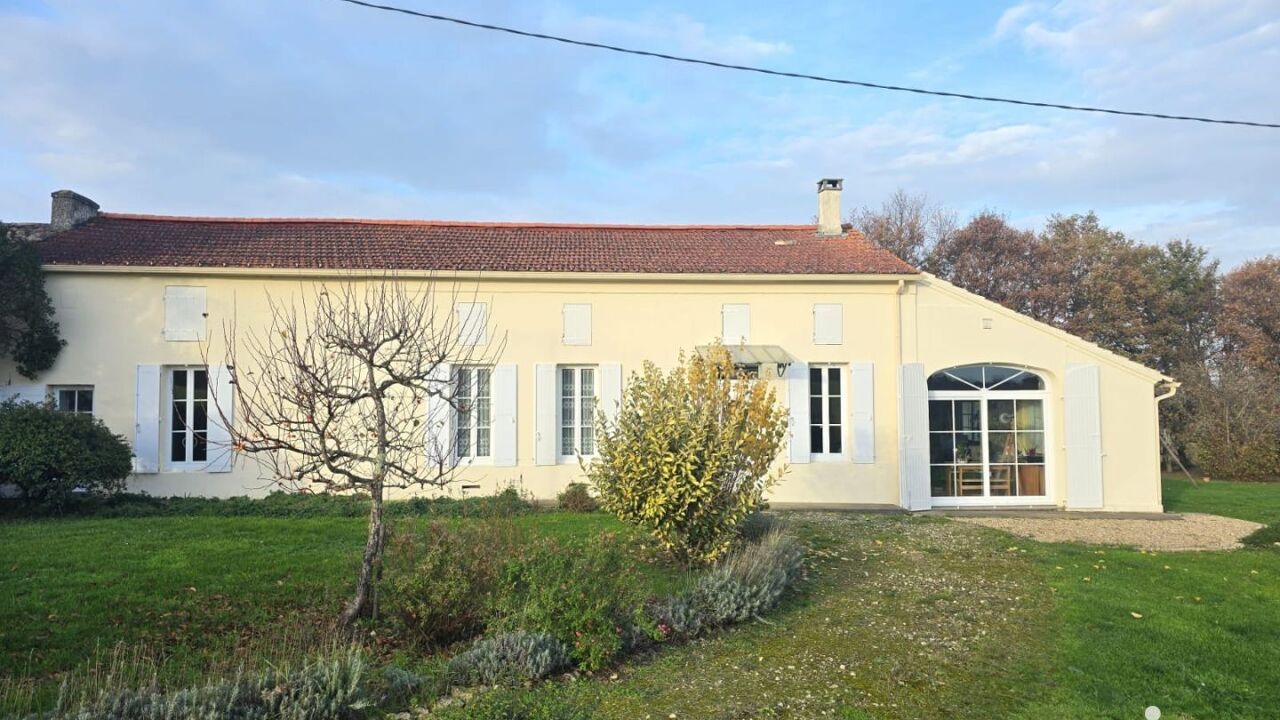 maison 6 pièces 188 m2 à vendre à Saint-Bonnet-sur-Gironde (17150)