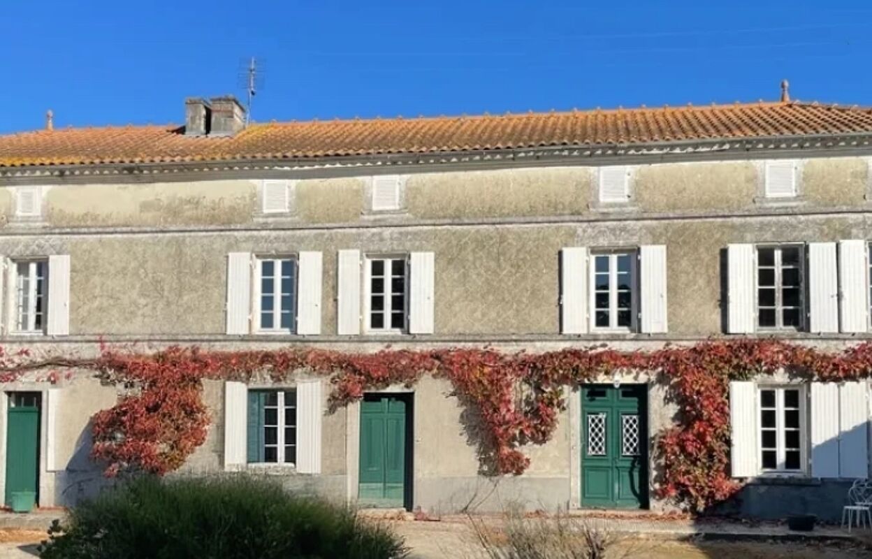 maison 22 pièces 369 m2 à vendre à Barret (16300)