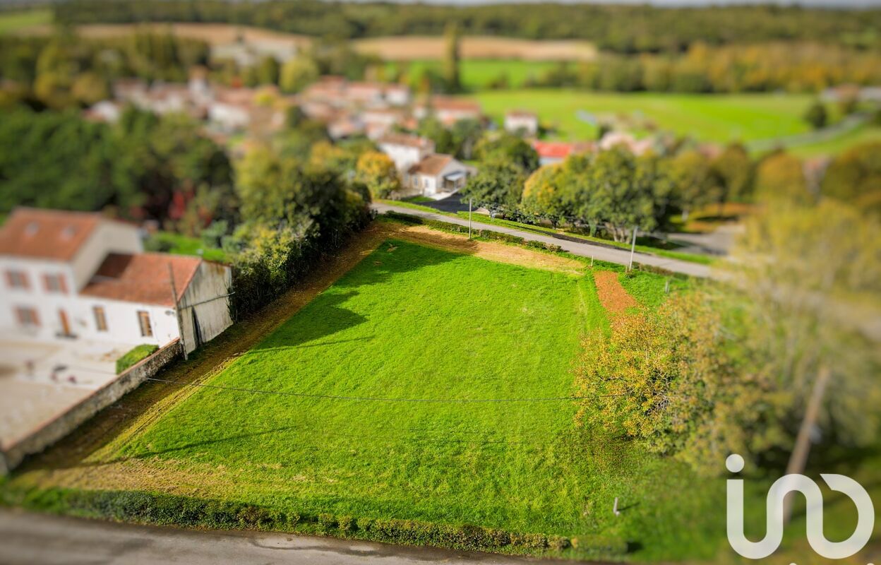 terrain  pièces 1880 m2 à vendre à Poursac (16700)