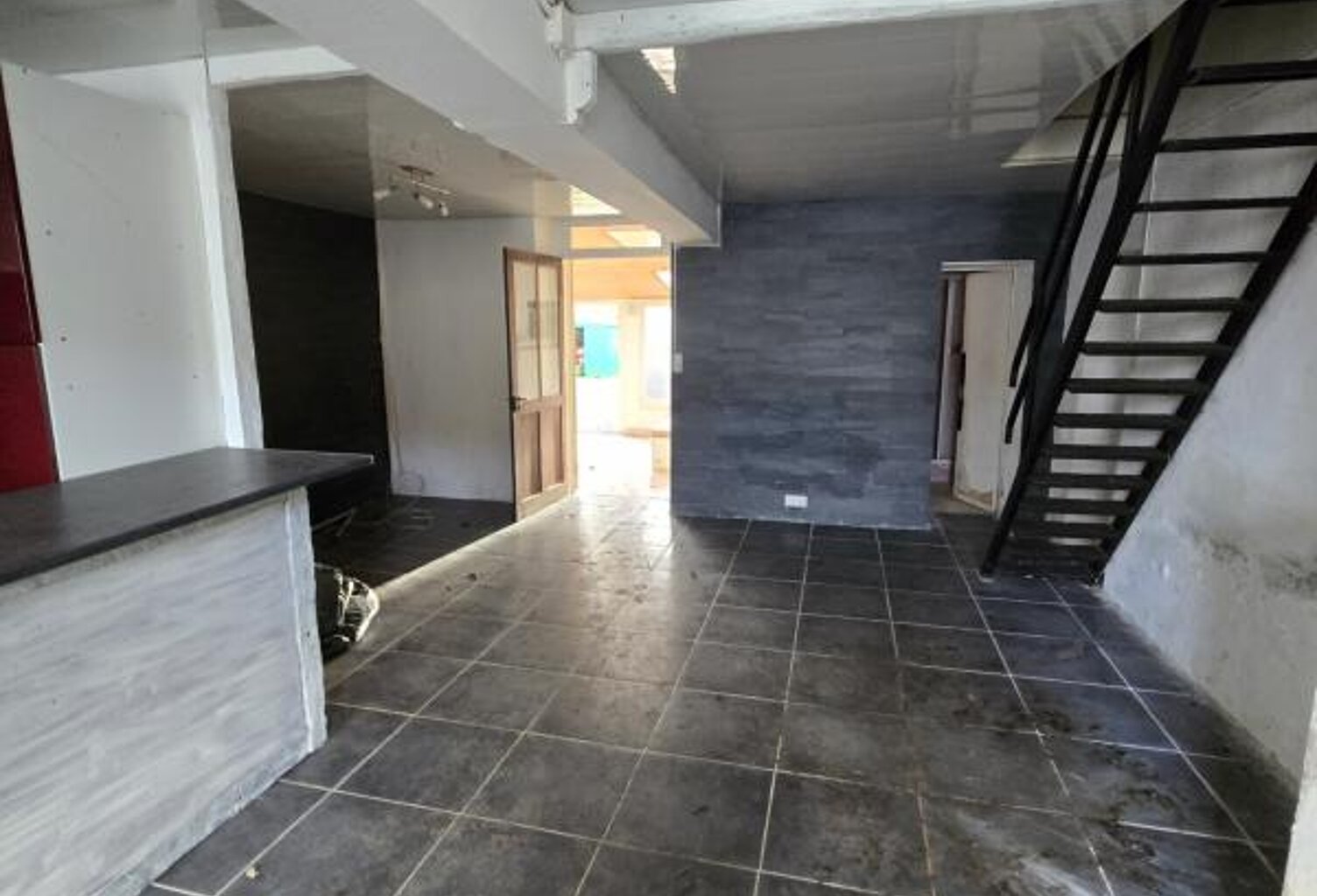 CHALIVOY-MILON: Maison T2 avec un jardin clos de 258m2 envir — photo 1