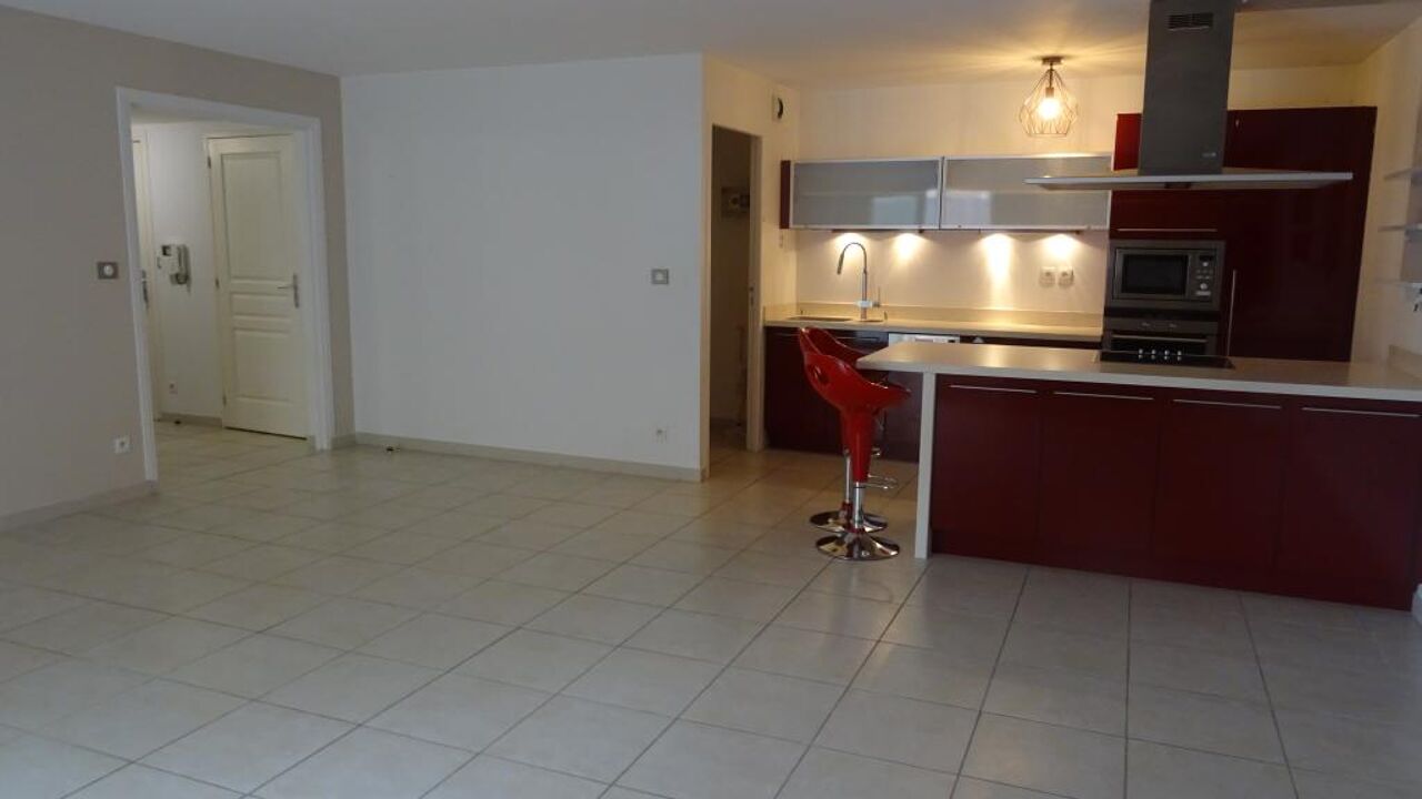 appartement 3 pièces 80 m2 à louer à Hyères (83400)