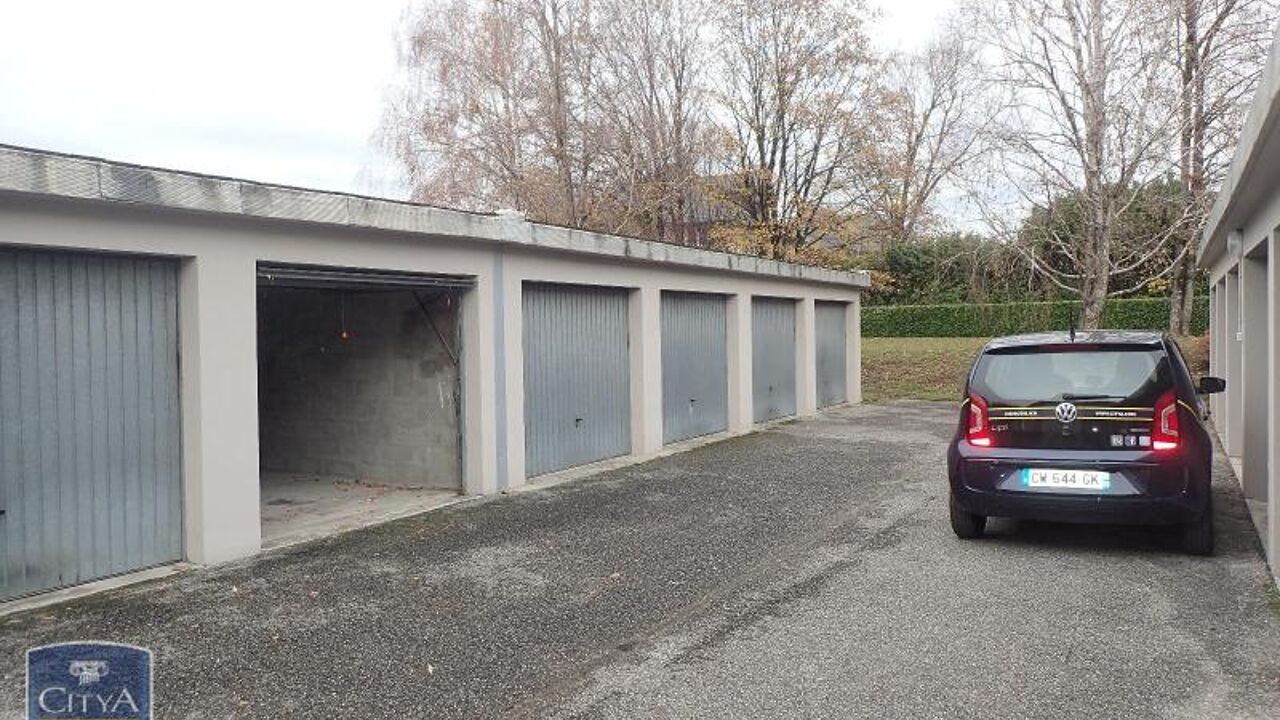 garage  pièces 12 m2 à louer à La Ravoire (73490)