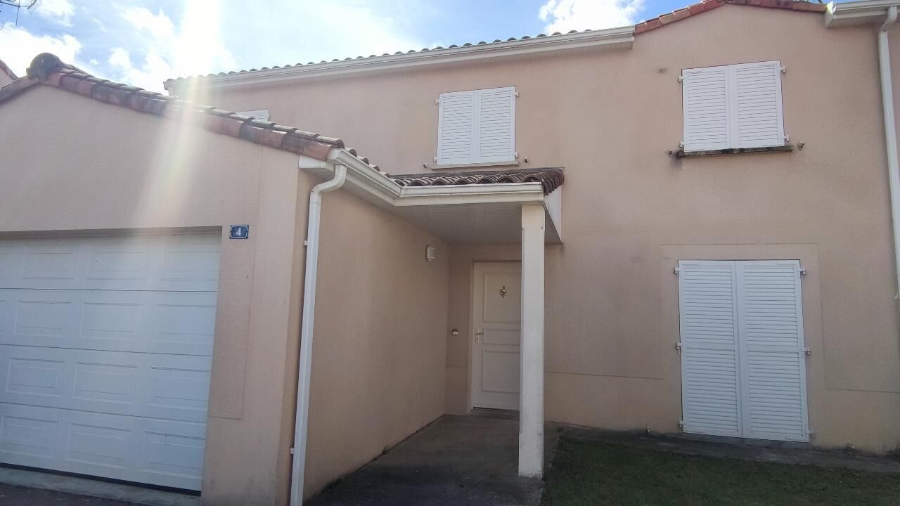 maison 5 pièces 136 m2 à louer à Niort (79000)