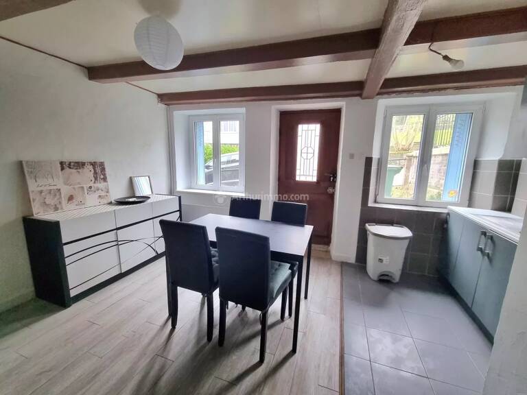 Maison avec cour et garage — photo 1