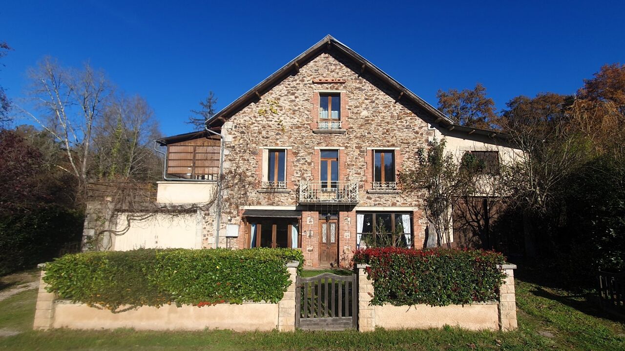 maison 11 pièces 239 m2 à vendre à Najac (12270)