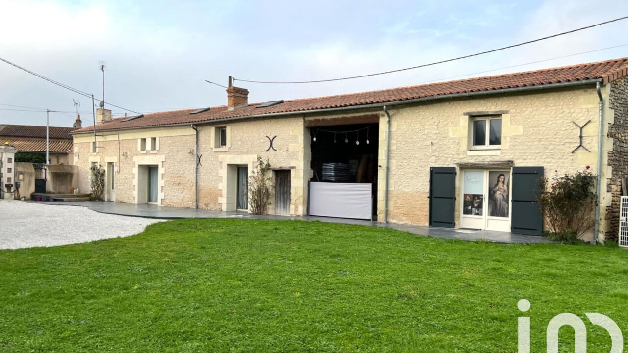 maison 8 pièces 194 m2 à vendre à Saint-Léger-de-Montbrun (79100)