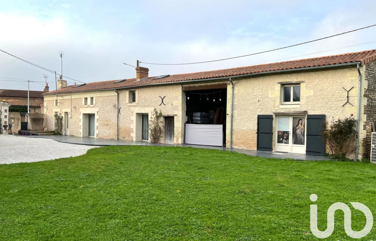 maison 8 pièces 194 m2 à vendre à Saint-Léger-de-Montbrun (79100)