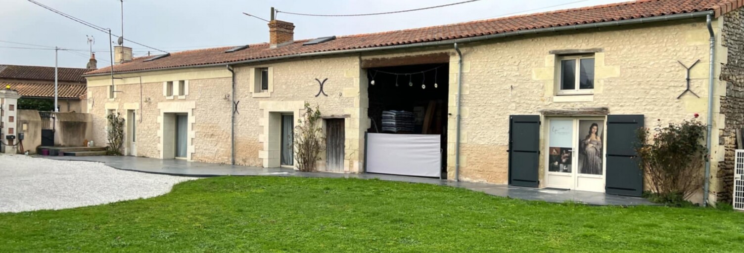 Maison 8 Pièces 194 m² à vendre à Saint-Léger-de-Montbrun (79100)