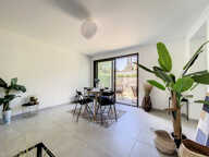 GOLFE JUAN PROCHE PLAGES APPARTEMENT 2P EN RDJ 106 M2 D'EXTE — photo 3