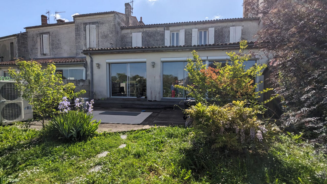 maison 6 pièces 153 m2 à vendre à Saintes (17100)