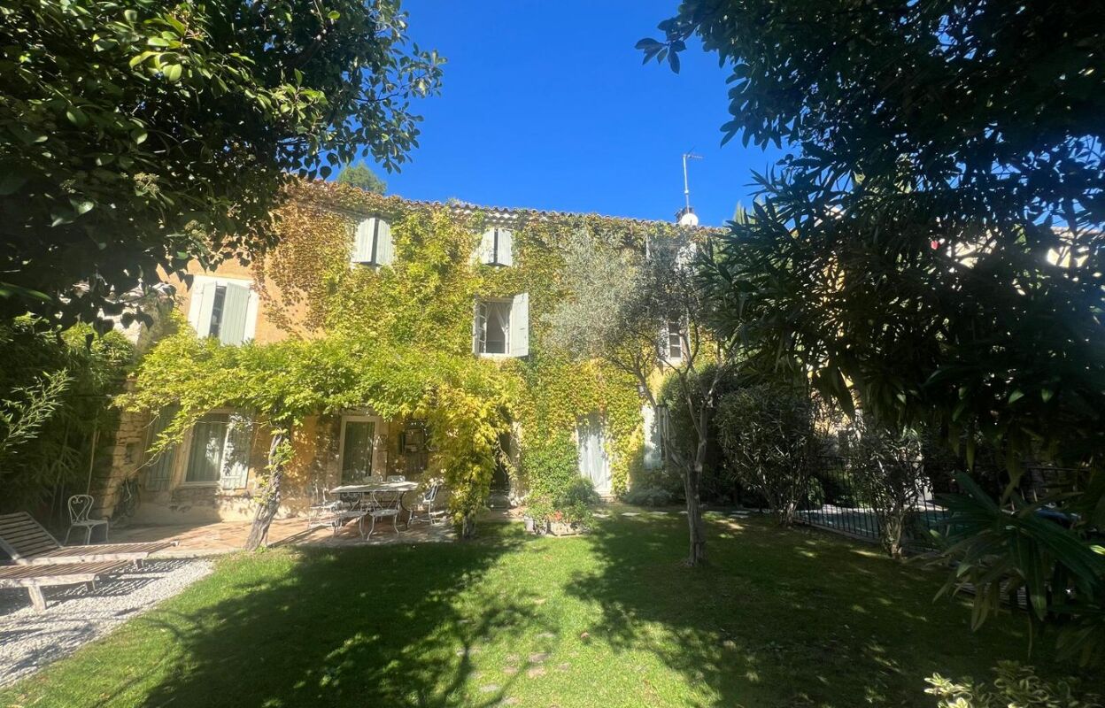 maison 10 pièces 300 m2 à vendre à Saint-Didier (84210)