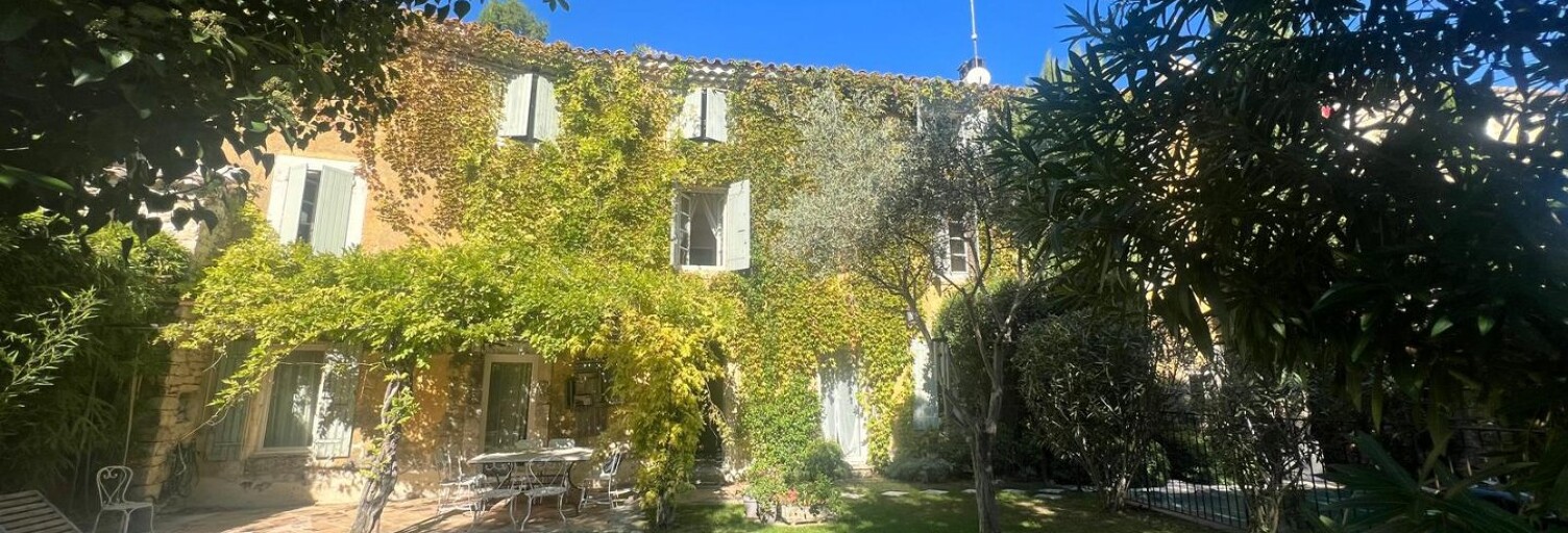 Maison 10 Pièces 300 m² à vendre à Saint-Didier (84210)