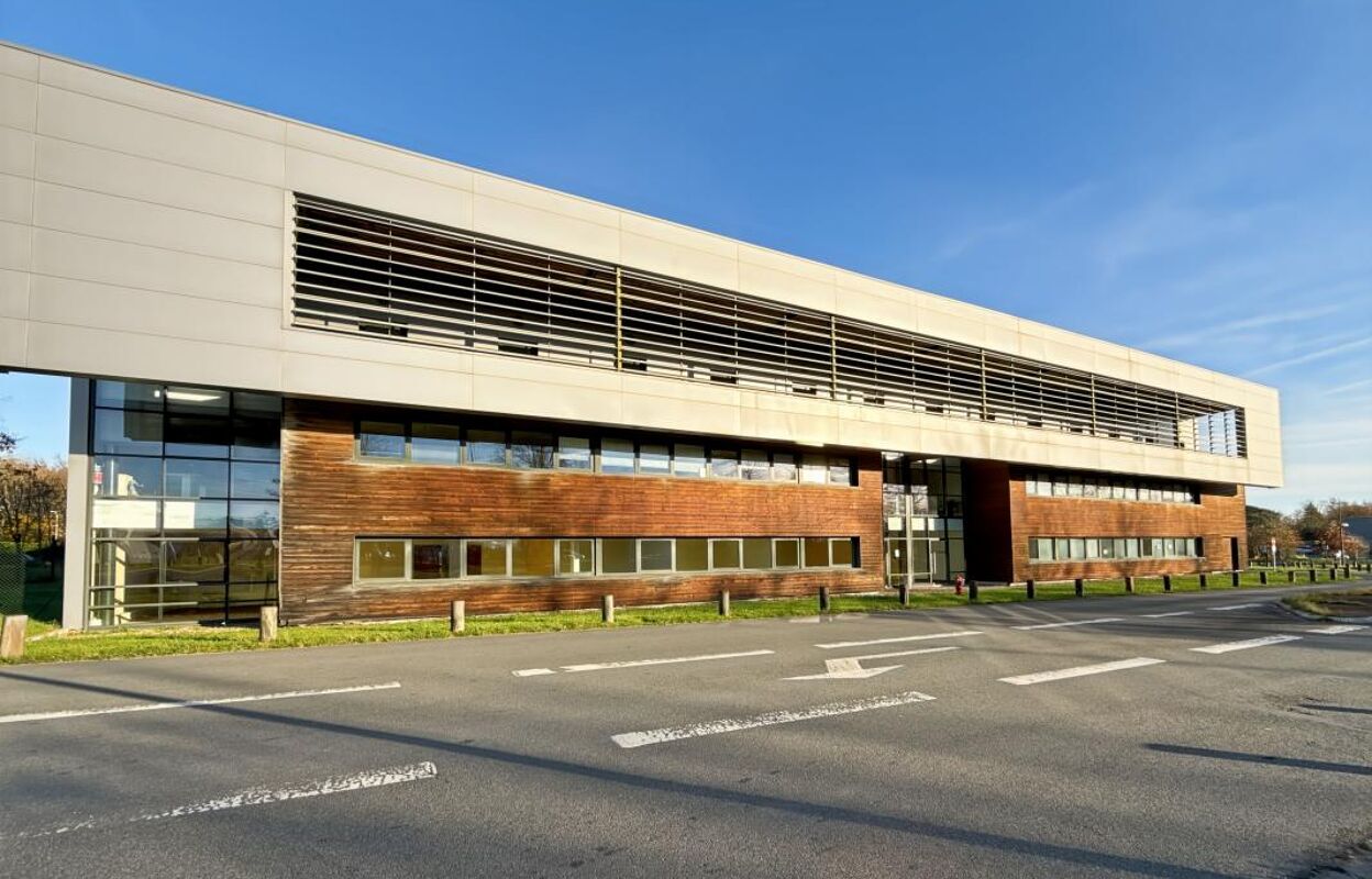 bureau  pièces  m2 à louer à Saint-Jean-de-Braye (45800)