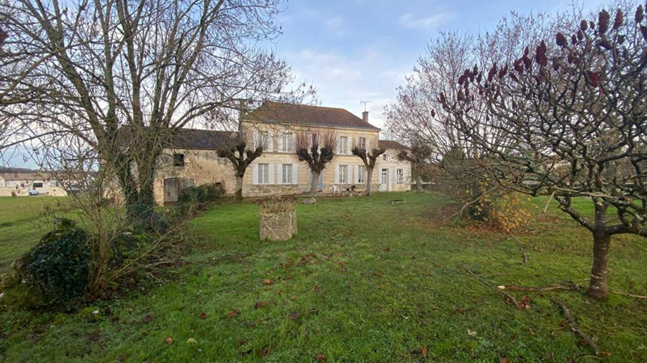 maison 6 pièces 261 m2 à vendre à Plassay (17250)