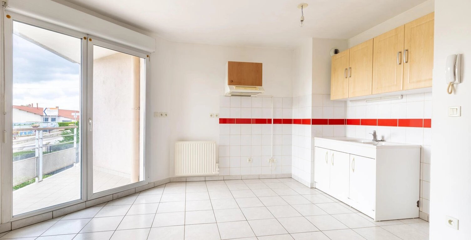 T2 au centre de Jassans Riottier — photo 1