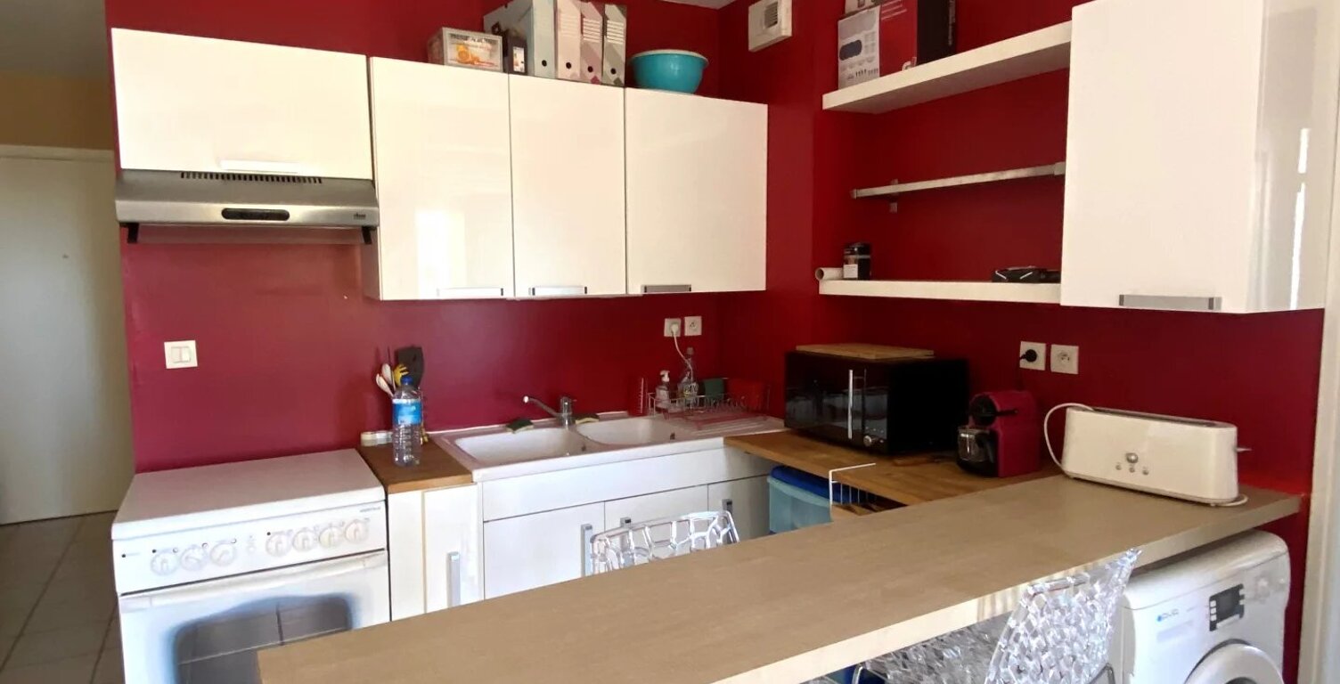 T2 meublé avec balcon et garage à Villefranche — photo 1