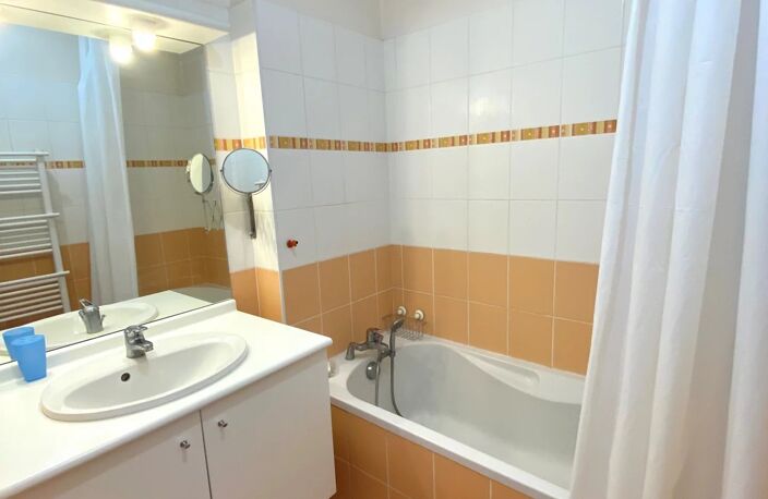 T2 meublé avec balcon et garage à Villefranche — photo 4