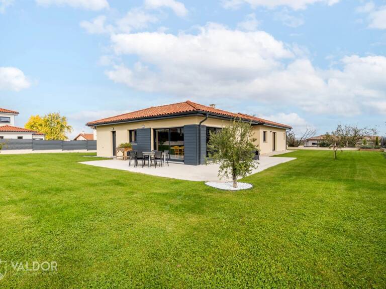 Maison récente de plain-pied à LUCENAY — photo 1