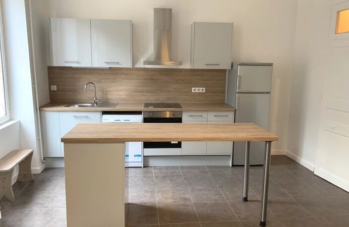 JOLI T3 MEUBLE EN DUPLEX - MONTMERLE — photo 2