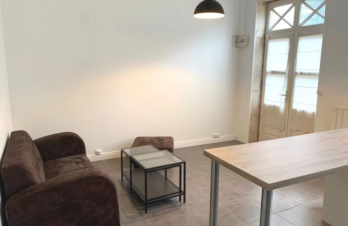JOLI T3 MEUBLE EN DUPLEX - MONTMERLE — photo 3