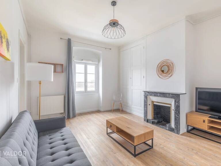 CHARMANT T2 MEUBLE A MACON — photo 1