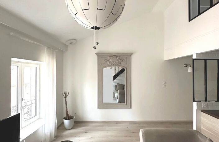 T2 MEUBLE EN DUPLEX AU CENTRE DE VILLEFRANCHE — photo 2