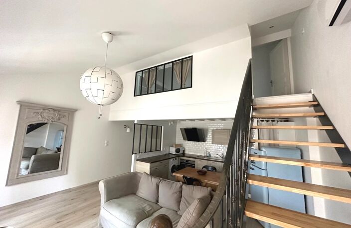 T2 MEUBLE EN DUPLEX AU CENTRE DE VILLEFRANCHE — photo 3